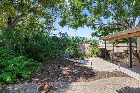 House in Saint Petersburg, Florida 3 bedrooms, 97.27 sq.m. № 2420204 - photo 21