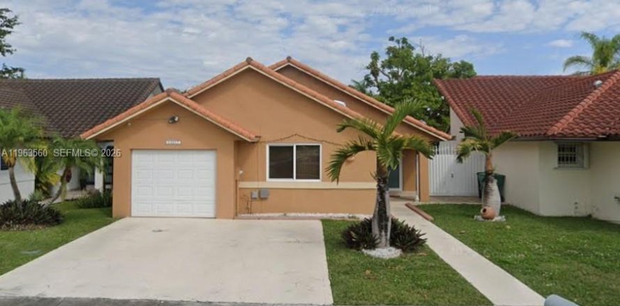 Villa ou maison à Miami, Floride 4 chambres, 161.19 m2 № 2025819