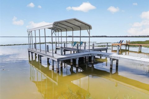 House in Frostproof, Florida 3 bedrooms, 172.61 sq.m. № 2238717 - photo 7