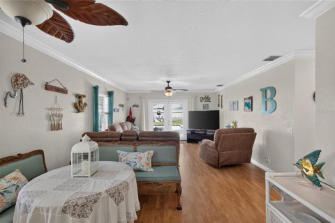 House in Frostproof, Florida 3 bedrooms, 172.61 sq.m. № 2238717 - photo 19