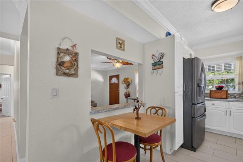 House in Frostproof, Florida 3 bedrooms, 172.61 sq.m. № 2238717 - photo 28