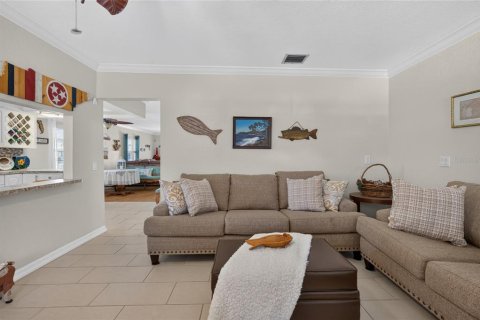 House in Frostproof, Florida 3 bedrooms, 172.61 sq.m. № 2238717 - photo 14