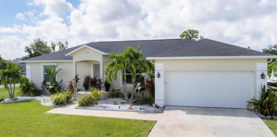 Villa ou maison à Port Charlotte, Floride 3 chambres, 148.46 m2 № 1858467