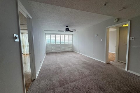 Condo in Tampa, Florida, 2 bedrooms  № 1844559 - photo 6