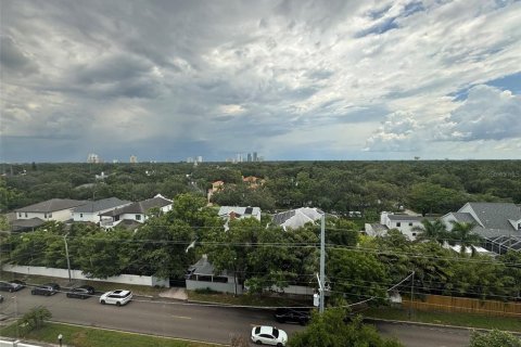 Condo in Tampa, Florida, 2 bedrooms  № 1844559 - photo 10