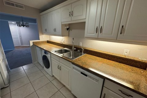 Condo in Tampa, Florida, 2 bedrooms  № 1844559 - photo 16