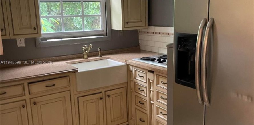 Apartment in Fort Lauderdale, Florida 1 bedroom, 239.87 sq.m. № 2002012