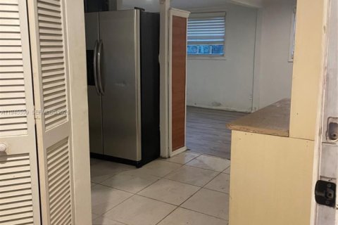 Apartment in Fort Lauderdale, Florida 1 bedroom, 239.87 sq.m. № 2002012 - photo 3