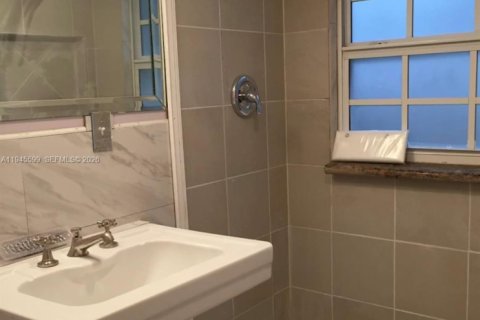 Apartment in Fort Lauderdale, Florida 1 bedroom, 239.87 sq.m. № 2002012 - photo 5