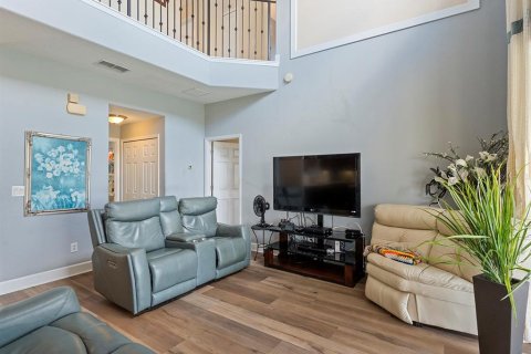 Casa en venta en Kissimmee, Florida, 5 dormitorios, 268.58 m2 № 1673380 - foto 12