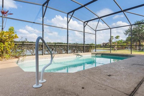 Casa en venta en Kissimmee, Florida, 5 dormitorios, 268.58 m2 № 1673380 - foto 2