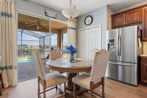 Casa en venta en Kissimmee, Florida, 5 dormitorios, 268.58 m2 № 1673380 - foto 14