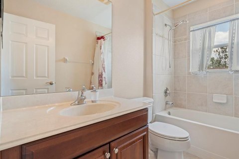 Casa en venta en Kissimmee, Florida, 5 dormitorios, 268.58 m2 № 1673380 - foto 29