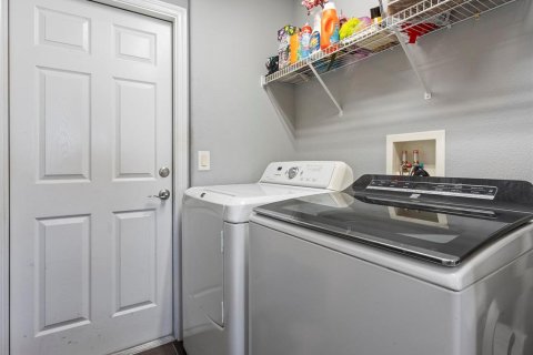 Casa en venta en Kissimmee, Florida, 5 dormitorios, 268.58 m2 № 1673380 - foto 18