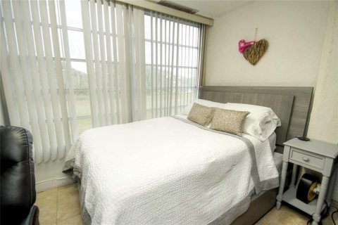 Купить кондоминиум в Тамарак, Флорида 3 комнаты, 76.64м2, № 2244929 - фото 10