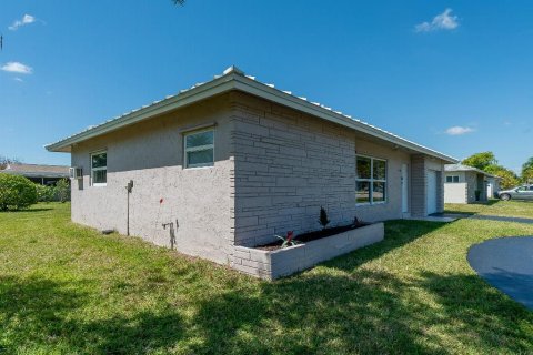 Casa en venta en Tamarac, Florida, 2 dormitorios, 120.22 m2 № 1154376 - foto 1
