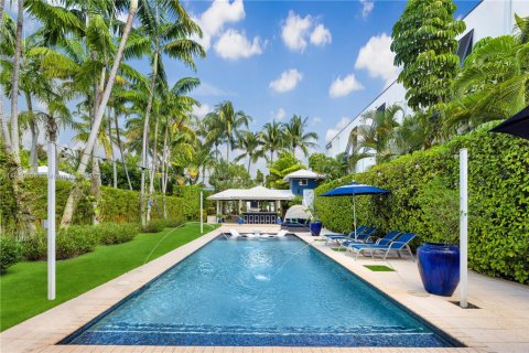 House in Miami, Florida 4 bedrooms, 374.49 sq.m. № 1856899 - photo 5