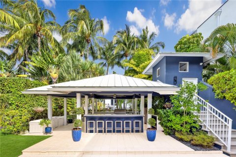 House in Miami, Florida 4 bedrooms, 374.49 sq.m. № 1856899 - photo 8