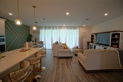 House in Riverview, Florida 5 bedrooms, 268.49 sq.m. № 2380877 - photo 2