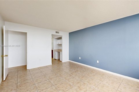 Studio in the Condo in Aventura, Florida  № 1897578 - photo 15