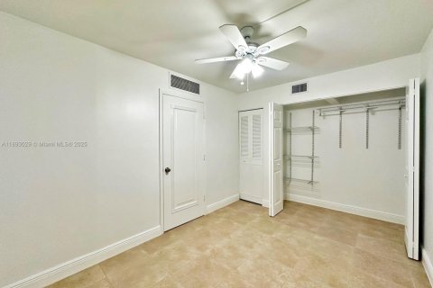 Купить кондоминиум в Майами, Флорида 3 спальни, 96.62м2, № 1969619 - фото 19