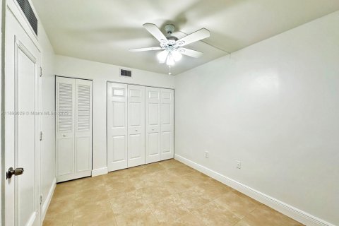 Купить кондоминиум в Майами, Флорида 3 спальни, 96.62м2, № 1969619 - фото 20