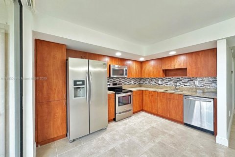 Купить кондоминиум в Майами, Флорида 3 спальни, 96.62м2, № 1969619 - фото 7