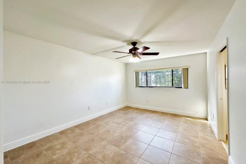 Купить кондоминиум в Майами, Флорида 3 спальни, 96.62м2, № 1969619 - фото 8