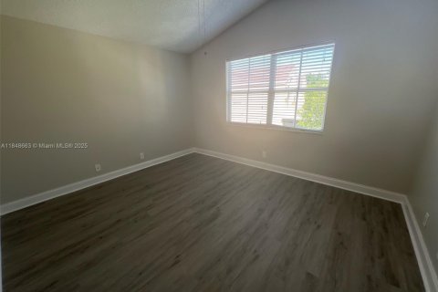House in Margate, Florida 3 bedrooms, 113.53 sq.m. № 1871810 - photo 7