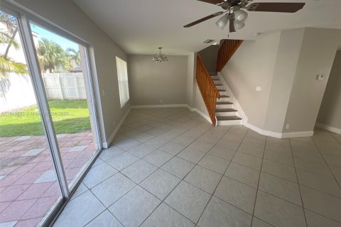 House in Margate, Florida 3 bedrooms, 113.53 sq.m. № 1871810 - photo 5