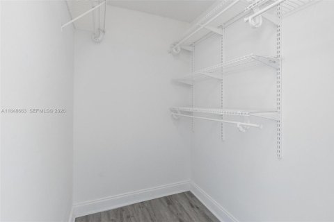 House in Margate, Florida 3 bedrooms, 113.53 sq.m. № 1871810 - photo 29