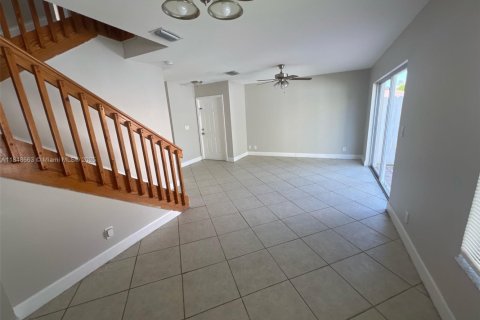 House in Margate, Florida 3 bedrooms, 113.53 sq.m. № 1871810 - photo 4