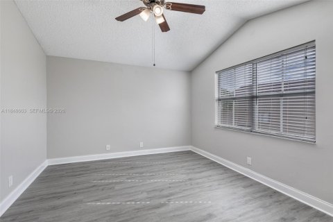 House in Margate, Florida 3 bedrooms, 113.53 sq.m. № 1871810 - photo 23