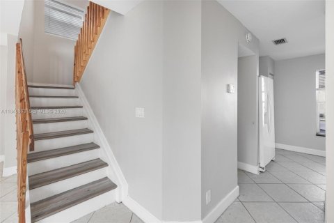 House in Margate, Florida 3 bedrooms, 113.53 sq.m. № 1871810 - photo 22