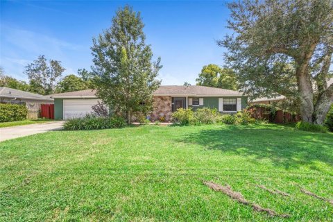 House in Deltona, Florida 2 bedrooms, 122.63 sq.m. № 1883559 - photo 1