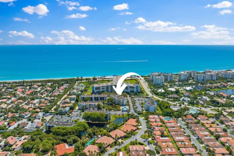 Condominio en Jupiter, Florida, 2 dormitorios  № 2412236
