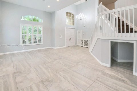 Снять в аренду виллу или дом в Уэстон, Флорида 4 спальни, 238.76м2, № 1990669 - фото 7