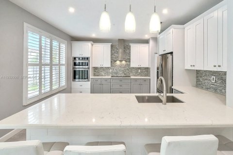 Снять в аренду виллу или дом в Уэстон, Флорида 4 спальни, 238.76м2, № 1990669 - фото 14