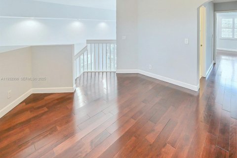 Снять в аренду виллу или дом в Уэстон, Флорида 4 спальни, 238.76м2, № 1990669 - фото 24