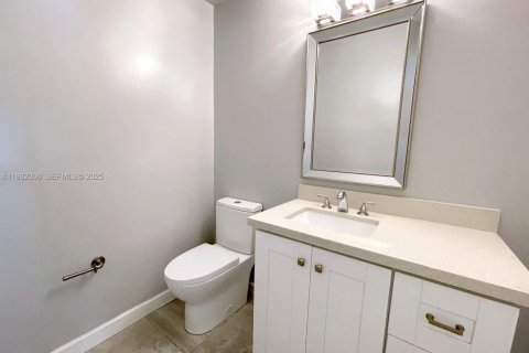 Снять в аренду виллу или дом в Уэстон, Флорида 4 спальни, 238.76м2, № 1990669 - фото 18