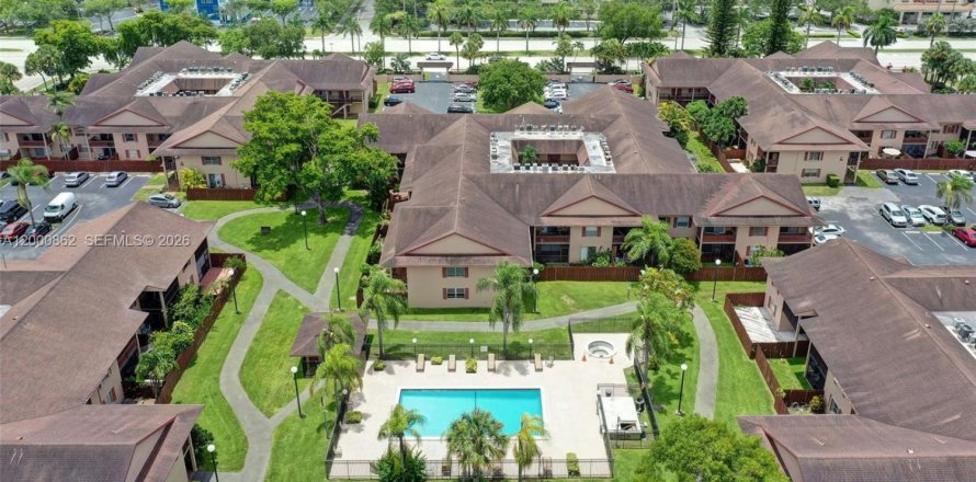 Condo in Miami, Florida, 2 bedrooms  № 2067899