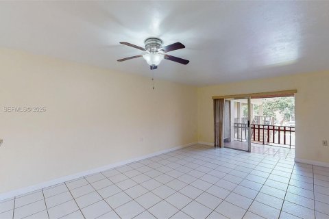Condo in Miami, Florida, 2 bedrooms  № 2067899 - photo 4