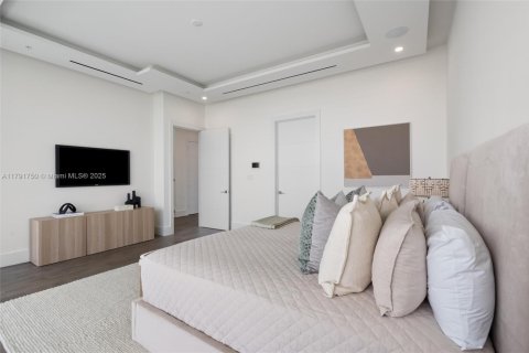 Townhouse in North Miami Beach, Florida 4 bedrooms, 326.64 sq.m. № 1745624 - photo 18
