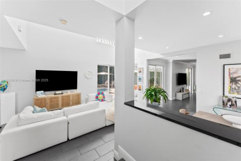 House in Boca Raton, Florida 4 bedrooms, 210.33 sq.m. № 1830986 - photo 8