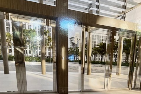 Condo in Bal Harbour, Florida, 2 bedrooms  № 1937450 - photo 2