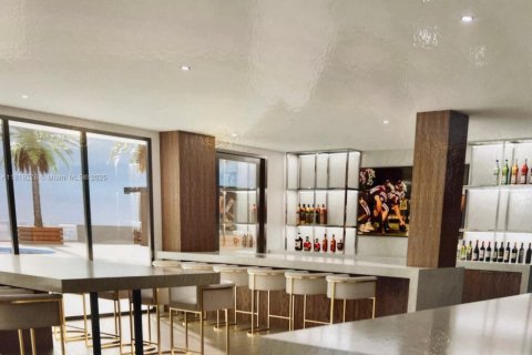 Condo in Bal Harbour, Florida, 2 bedrooms  № 1937450 - photo 4