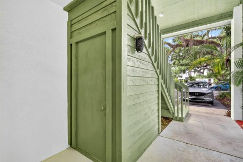 Condo in Stuart, Florida, 2 bedrooms  № 2176749 - photo 5