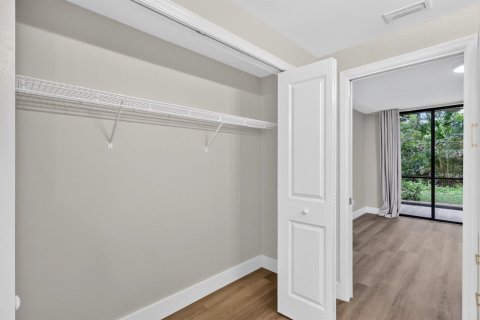 Condo in Stuart, Florida, 2 bedrooms  № 2176749 - photo 28