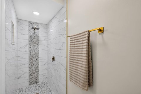 Condo in Stuart, Florida, 2 bedrooms  № 2176749 - photo 29
