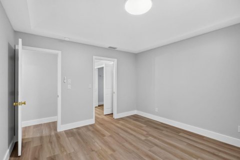 Condo in Stuart, Florida, 2 bedrooms  № 2176749 - photo 22